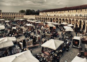 Mercatino_dell_antiquariato_-_Piazzola_Sul_Brenta