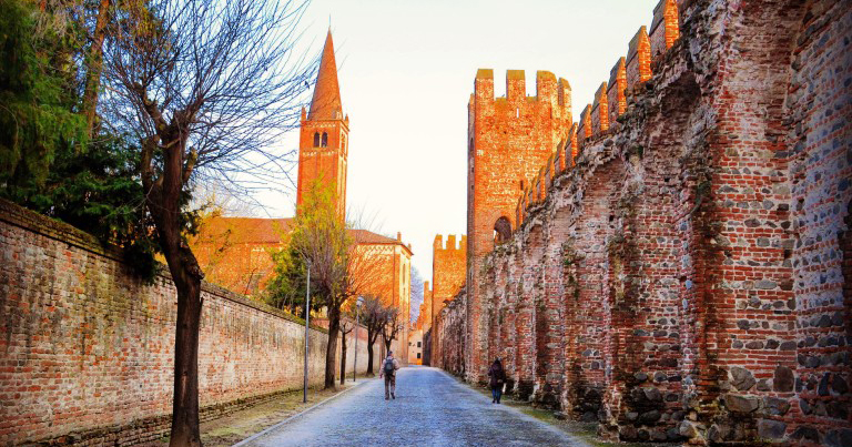 L'interno delle mura. Foto di Nicole Pasini (dal blog viaggiareunostiledivita.it)